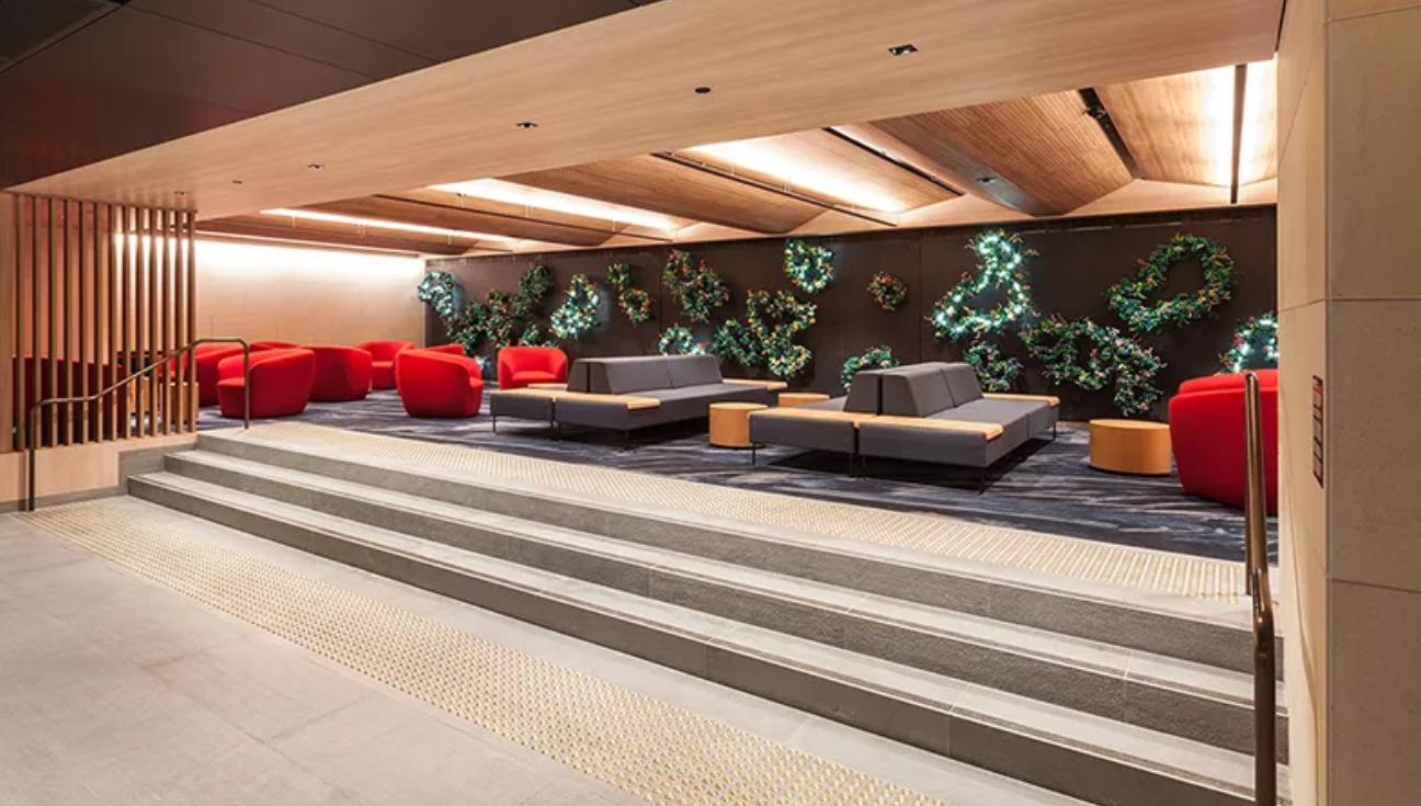 Тактильные шпильки в помещении